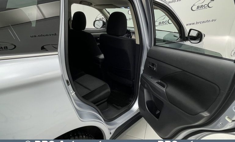 Mitsubishi Outlander 2.0 4WD Automatas 2012 full