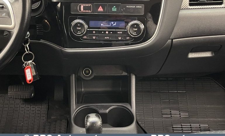 Mitsubishi Outlander 2.0 4WD Automatas 2012 full