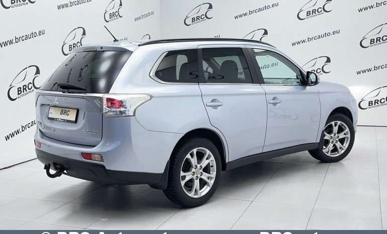 Mitsubishi Outlander 2.0 4WD Automatas 2012 full
