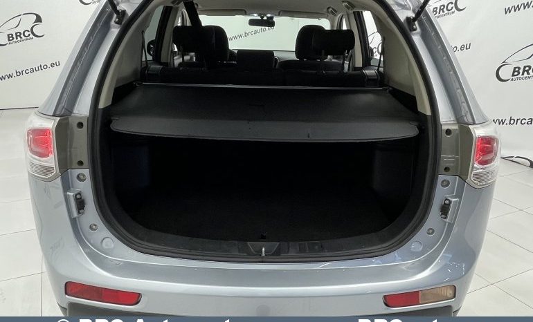 Mitsubishi Outlander 2.0 4WD Automatas 2012 full