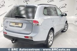 Mitsubishi Outlander 2.0 4WD Automatas 2012 full