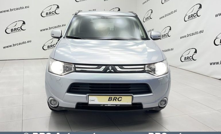 Mitsubishi Outlander 2.0 4WD Automatas 2012 full