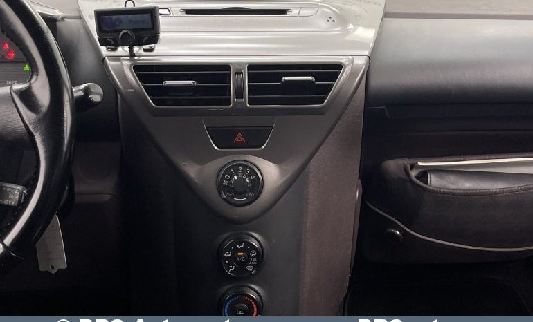 Toyota IQ 1.4 D4D 2009 full