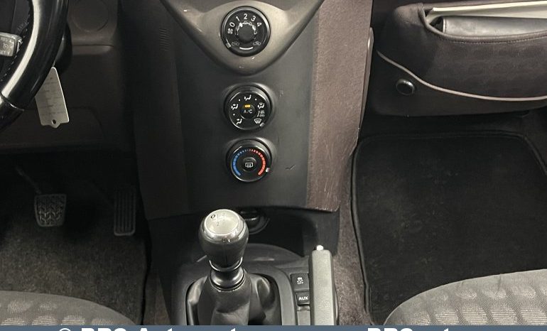 Toyota IQ 1.4 D4D 2009 full