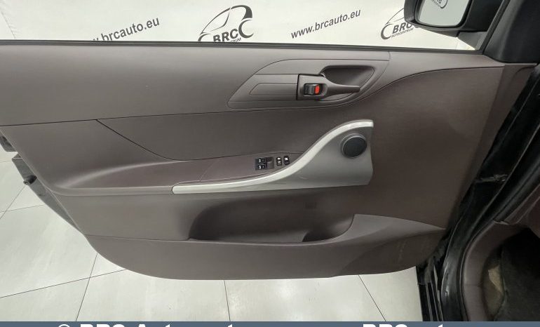Toyota IQ 1.4 D4D 2009 full