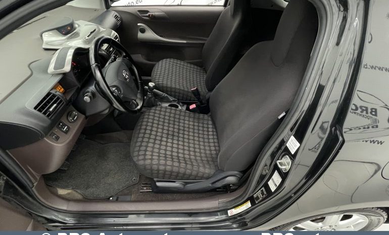 Toyota IQ 1.4 D4D 2009 full