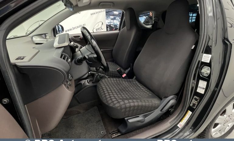 Toyota IQ 1.4 D4D 2009 full