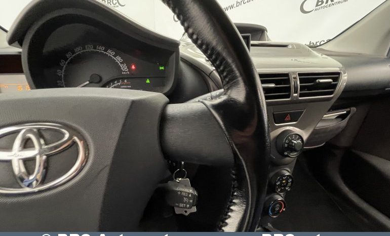 Toyota IQ 1.4 D4D 2009 full