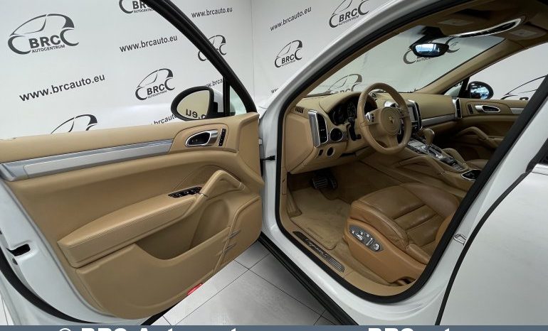 Porsche Cayenne Hybrid Automatas 2012 full