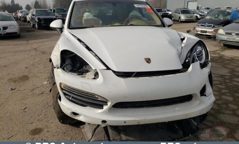 Porsche Cayenne Hybrid Automatas 2012 full