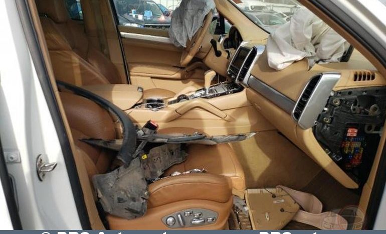 Porsche Cayenne Hybrid Automatas 2012 full