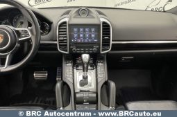 Porsche Cayenne S E-Hybrid 2017 full
