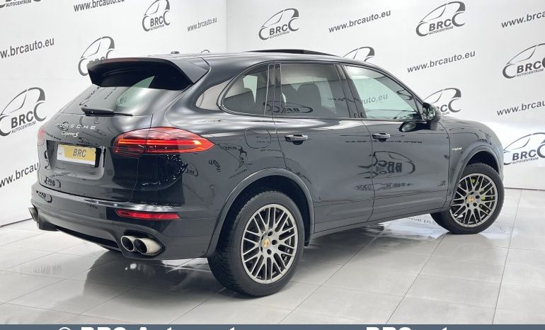 Porsche Cayenne S E-Hybrid 2017 full