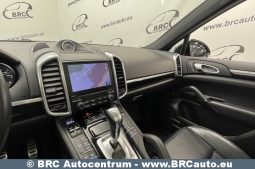 Porsche Cayenne S E-Hybrid 2017 full
