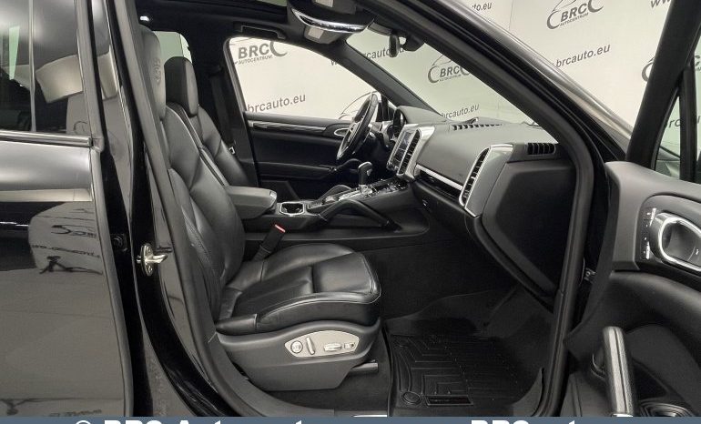 Porsche Cayenne S E-Hybrid 2017 full