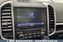 Porsche Cayenne S E-Hybrid 2017 full