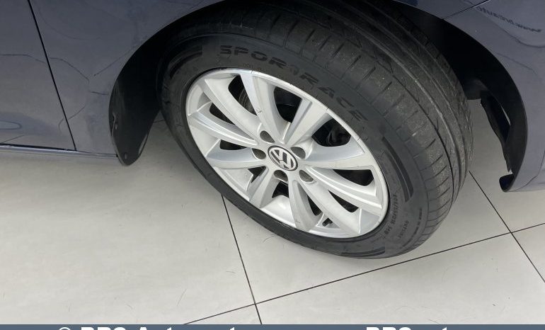 Volkswagen Touran 1.6TDI Comfortline Automatas 2011 full