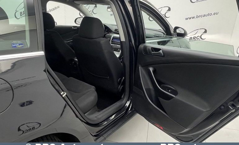 Volkswagen Passat 1.6 TDI Comfortline Bluemotion 2010 full