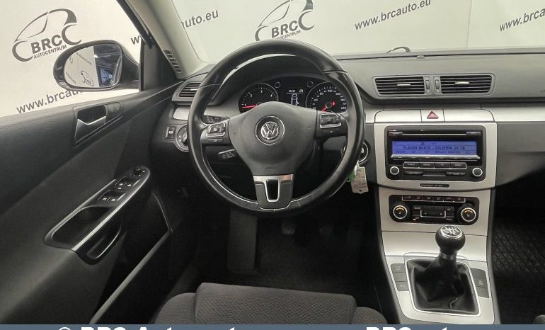 Volkswagen Passat 1.6 TDI Comfortline Bluemotion 2010 full