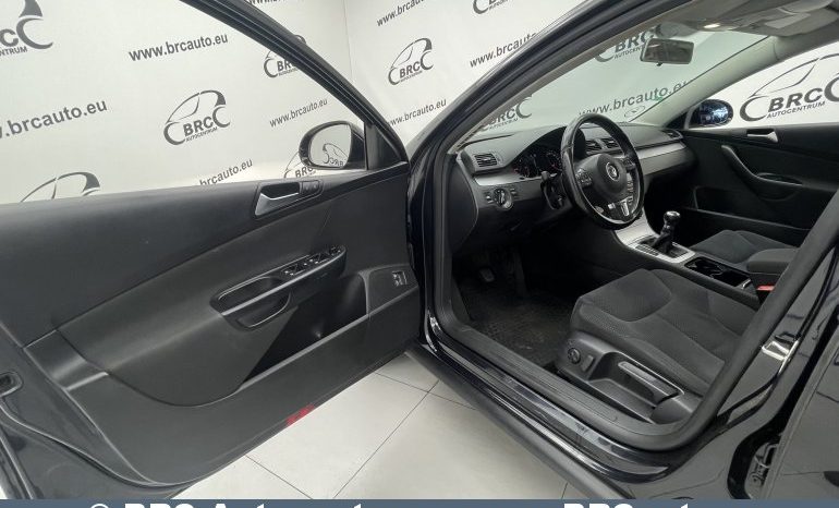 Volkswagen Passat 1.6 TDI Comfortline Bluemotion 2010 full