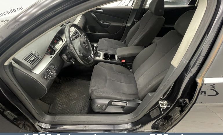 Volkswagen Passat 1.6 TDI Comfortline Bluemotion 2010 full