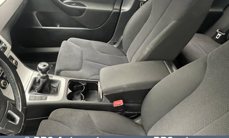 Volkswagen Passat 1.6 TDI Comfortline Bluemotion 2010 full