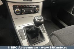 Volkswagen Passat 1.6 TDI Comfortline Bluemotion 2010 full