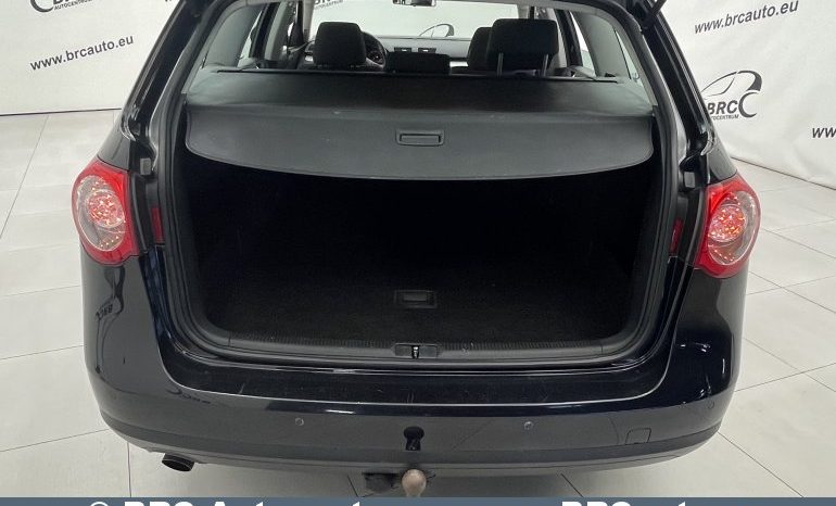 Volkswagen Passat 1.6 TDI Comfortline Bluemotion 2010 full