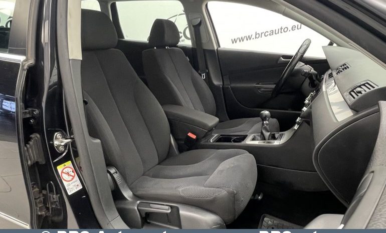 Volkswagen Passat 1.6 TDI Comfortline Bluemotion 2010 full