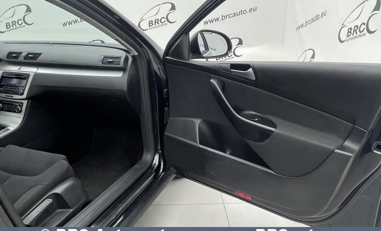 Volkswagen Passat 1.6 TDI Comfortline Bluemotion 2010 full