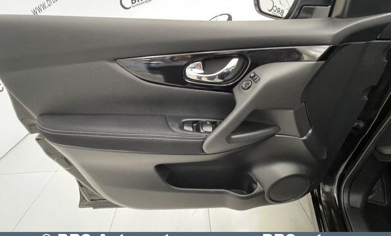 Nissan Qashqai 1.2 DIG-T Automatas 2017 full