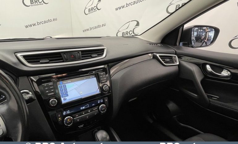 Nissan Qashqai 1.2 DIG-T Automatas 2017 full