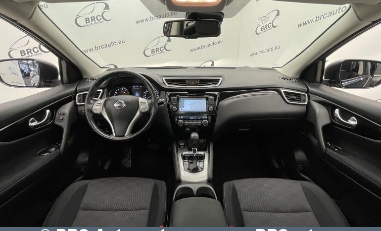 Nissan Qashqai 1.2 DIG-T Automatas 2017 full
