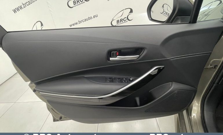 Toyota Corolla Hybrid Touring Sports 1.8 2022 full