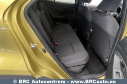 Toyota Yaris Cross SUV 1.5 Hybrid Dynamic Force 2022 full