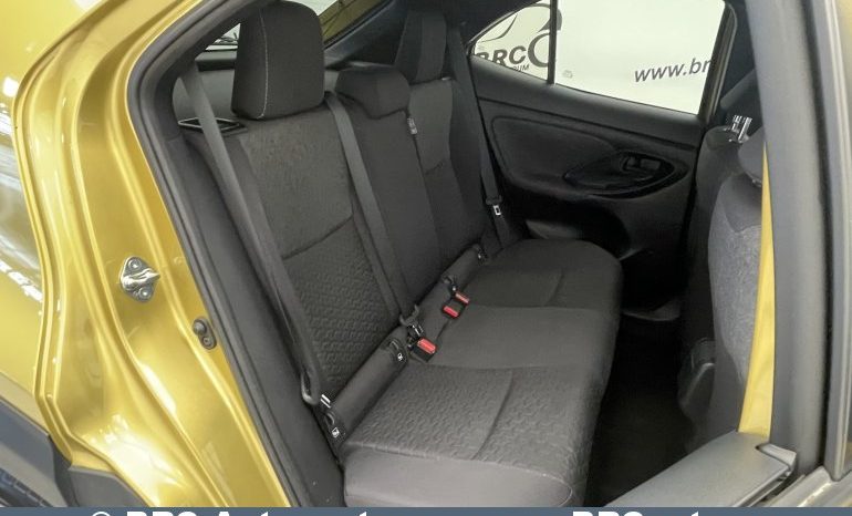 Toyota Yaris Cross SUV 1.5 Hybrid Dynamic Force 2022 full