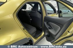 Toyota Yaris Cross SUV 1.5 Hybrid Dynamic Force 2022 full