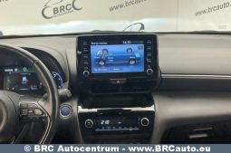 Toyota Yaris Cross SUV 1.5 Hybrid Dynamic Force 2022 full