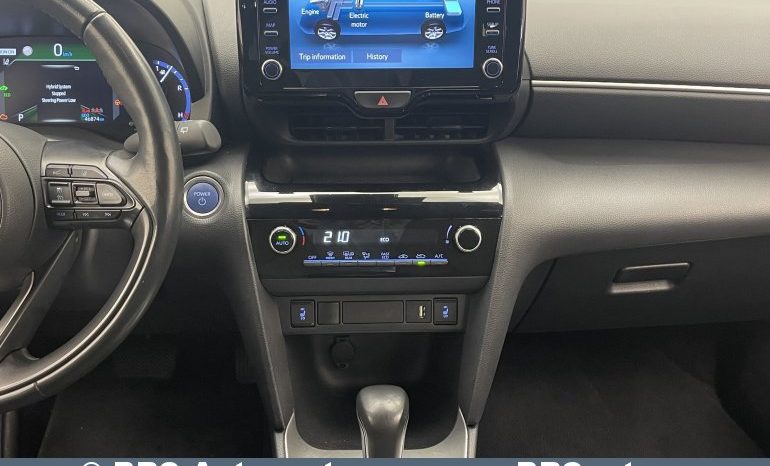 Toyota Yaris Cross SUV 1.5 Hybrid Dynamic Force 2022 full