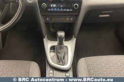 Toyota Yaris Cross SUV 1.5 Hybrid Dynamic Force 2022 full