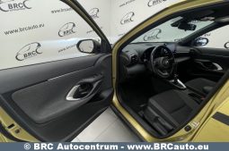 Toyota Yaris Cross SUV 1.5 Hybrid Dynamic Force 2022 full