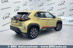 Toyota Yaris Cross SUV 1.5 Hybrid Dynamic Force 2022 full