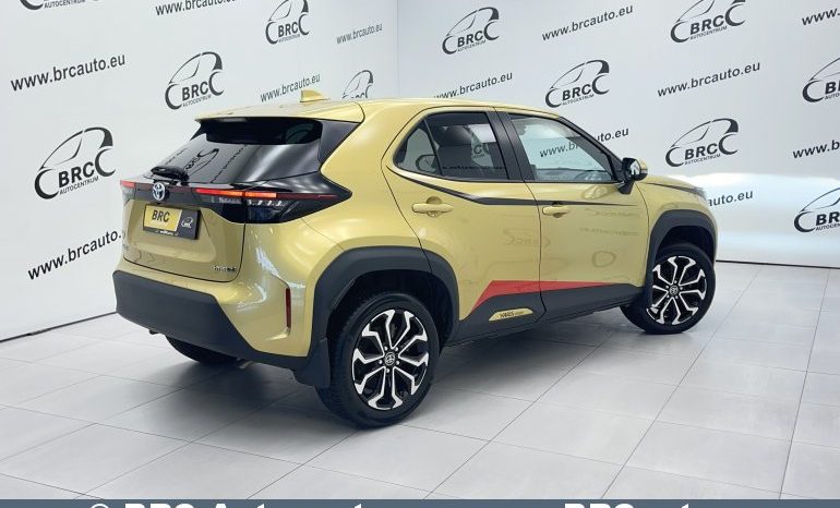 Toyota Yaris Cross SUV 1.5 Hybrid Dynamic Force 2022 full