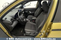 Toyota Yaris Cross SUV 1.5 Hybrid Dynamic Force 2022 full