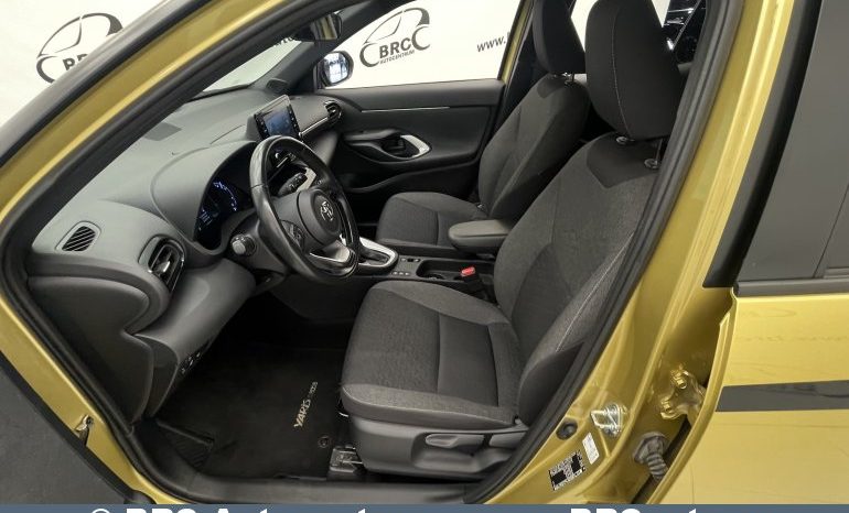 Toyota Yaris Cross SUV 1.5 Hybrid Dynamic Force 2022 full
