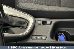 Toyota Yaris Cross SUV 1.5 Hybrid Dynamic Force 2022 full