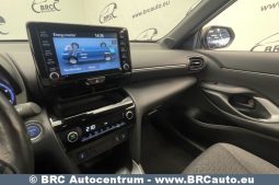 Toyota Yaris Cross SUV 1.5 Hybrid Dynamic Force 2022 full