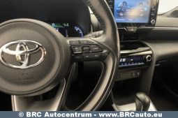Toyota Yaris Cross SUV 1.5 Hybrid Dynamic Force 2022 full