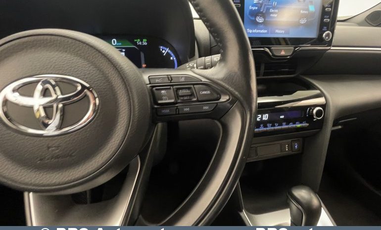 Toyota Yaris Cross SUV 1.5 Hybrid Dynamic Force 2022 full