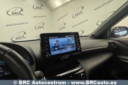 Toyota Yaris Cross SUV 1.5 Hybrid Dynamic Force 2022 full